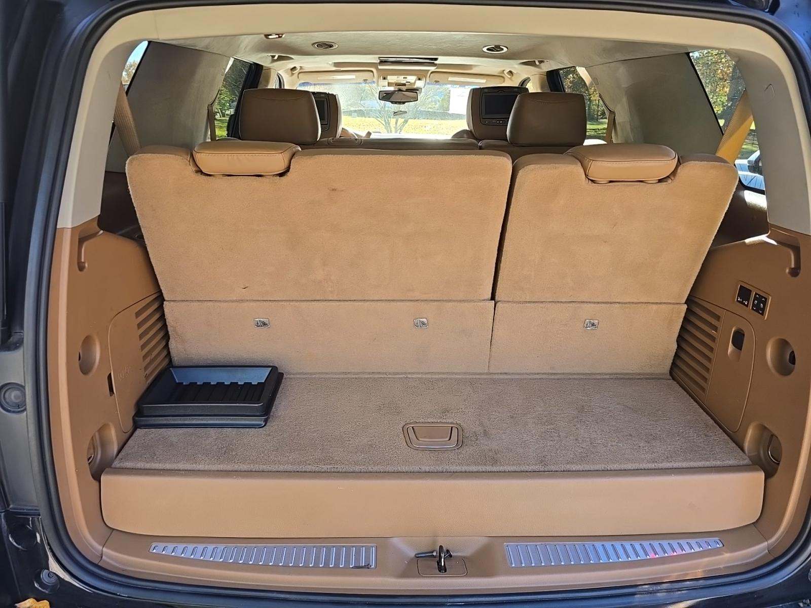 2016 Cadillac Escalade Platinum RWD