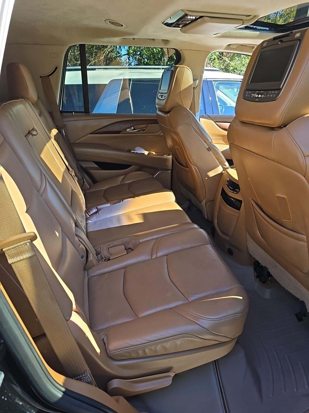2016 Cadillac Escalade Platinum RWD
