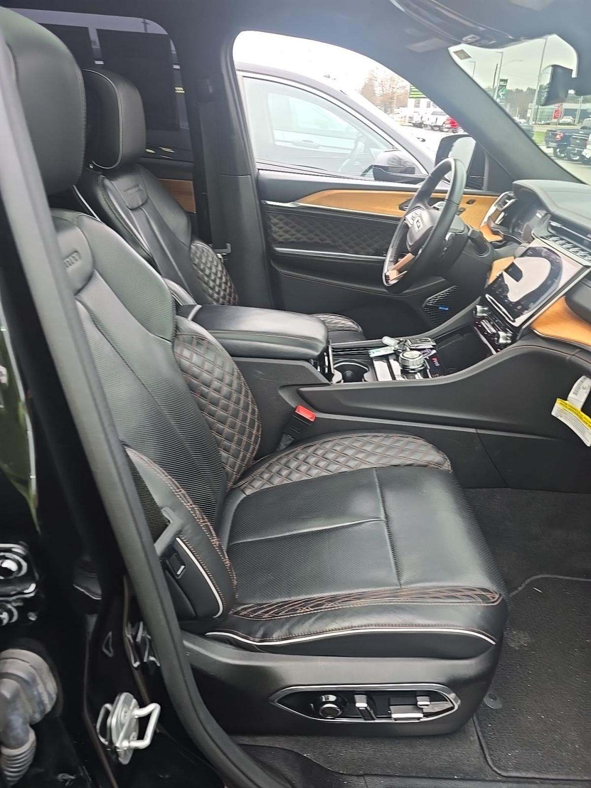 2022 Jeep Grand Cherokee Summit Reserve AWD