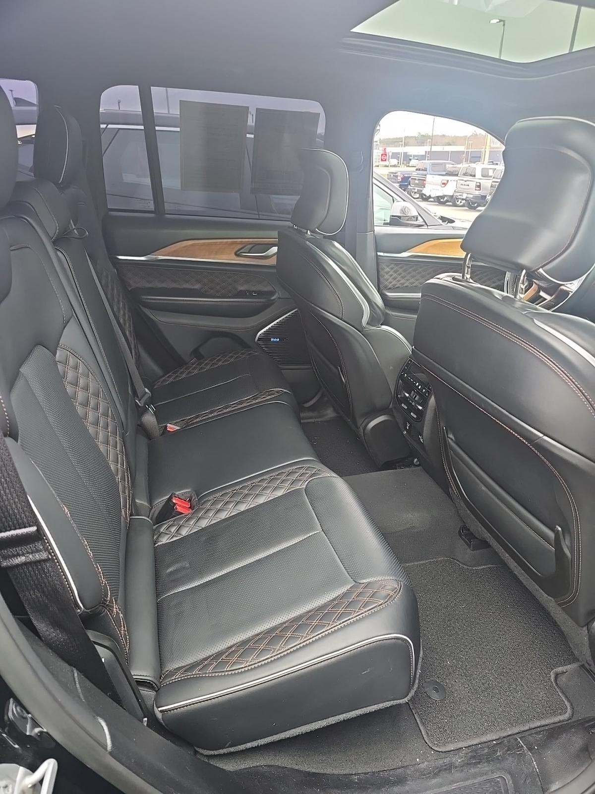 2022 Jeep Grand Cherokee Summit Reserve AWD