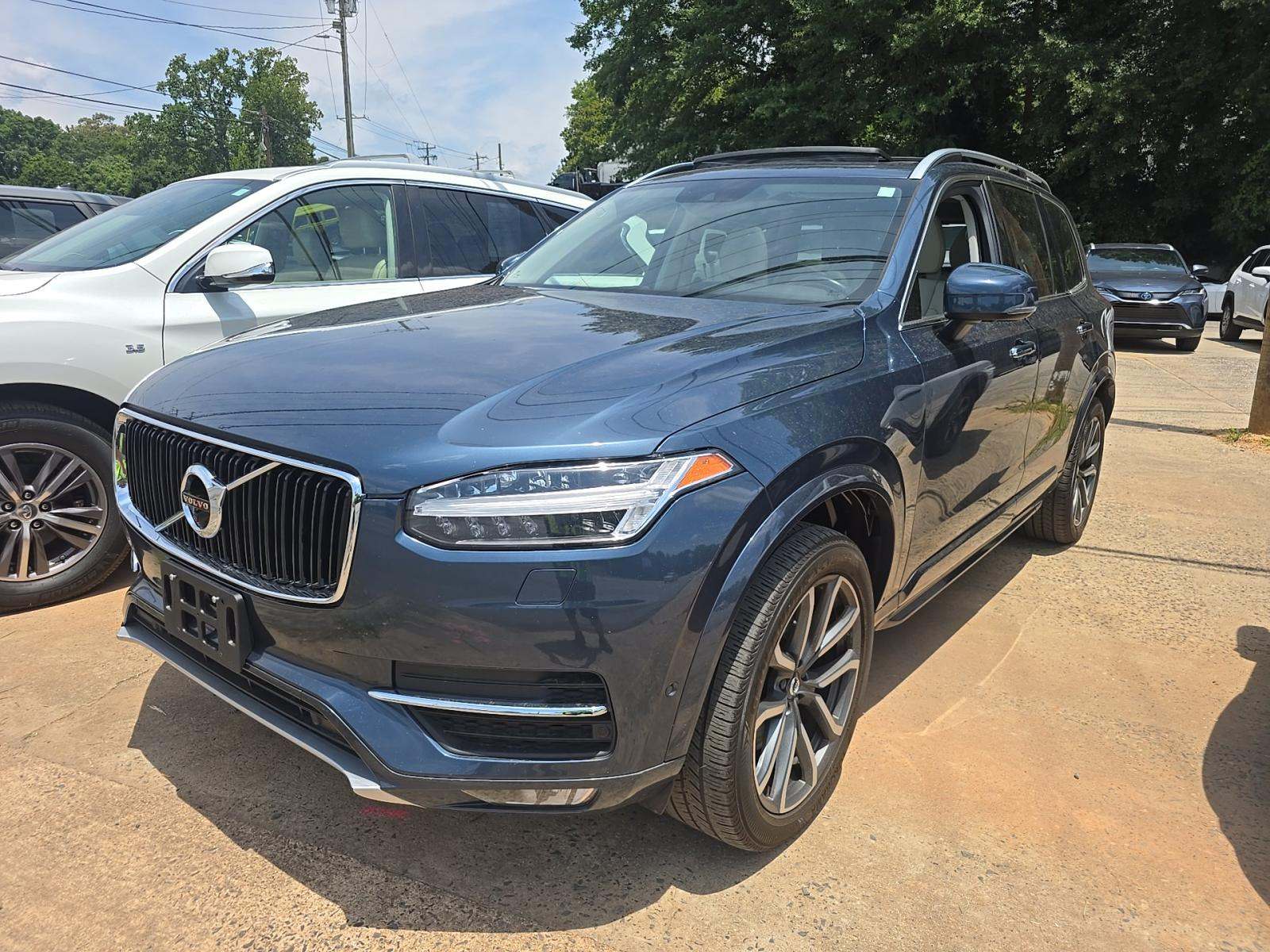 2018 Volvo XC90 T6 Momentum AWD