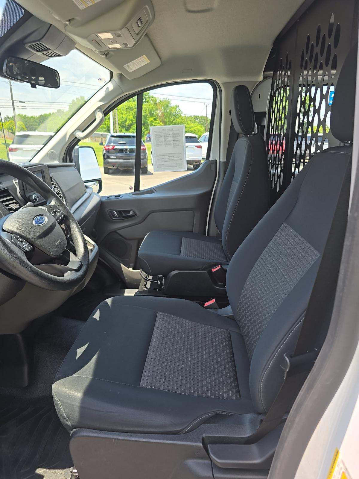 FORD TRANSIT 250 - 6