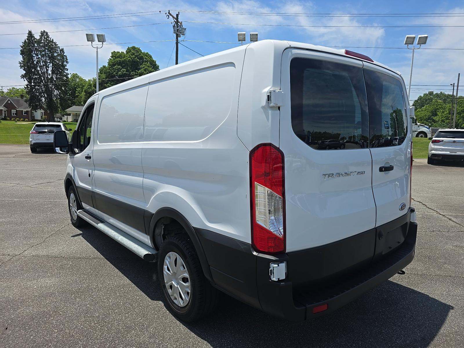 FORD TRANSIT 250 - 2