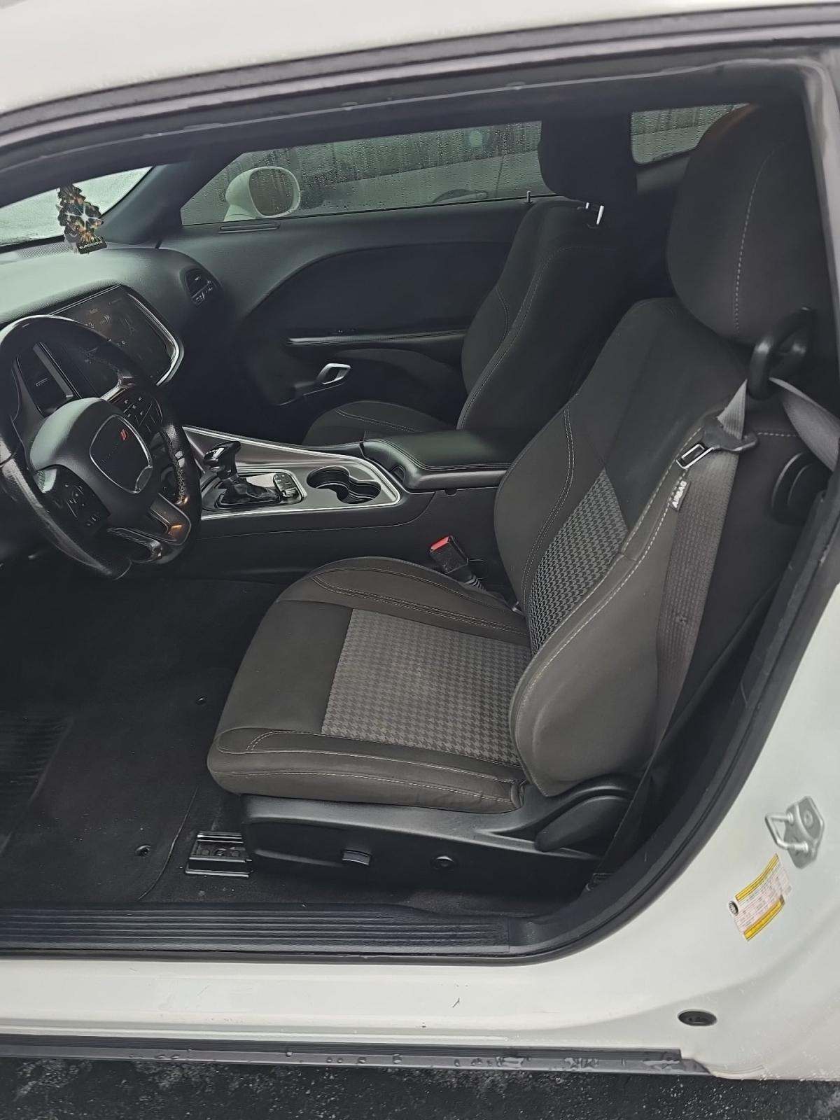 2020 Dodge Challenger SXT RWD