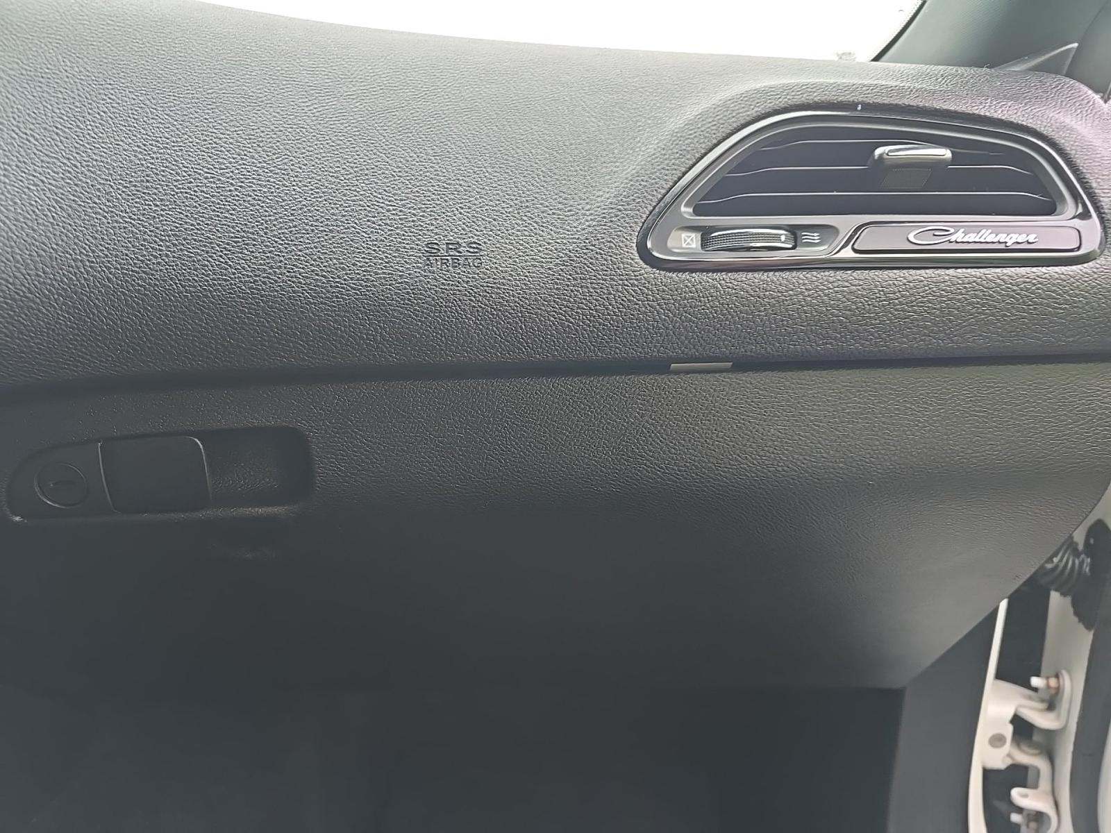 2020 Dodge Challenger SXT RWD