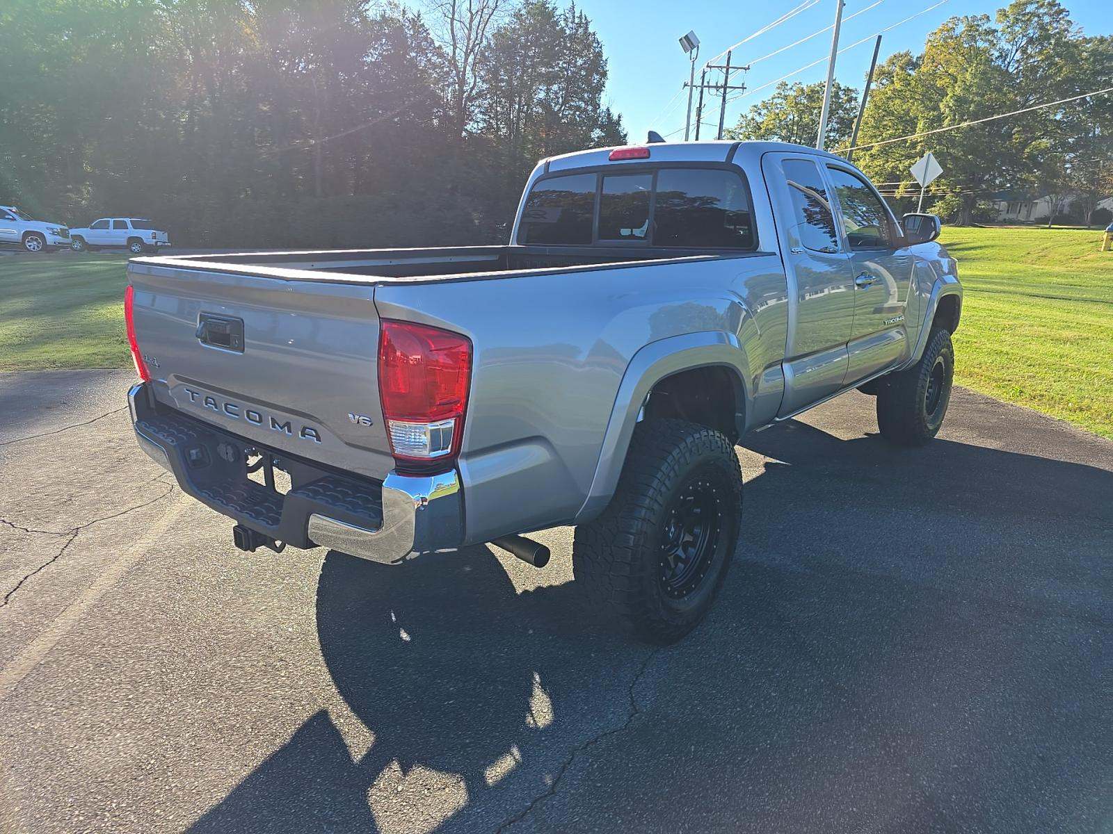 2017 Toyota Tacoma SR5 AWD