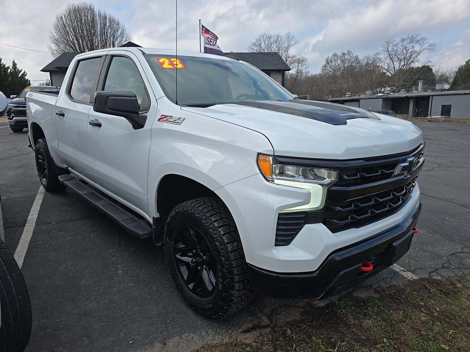 CHEVROLET SILVERADO - 4