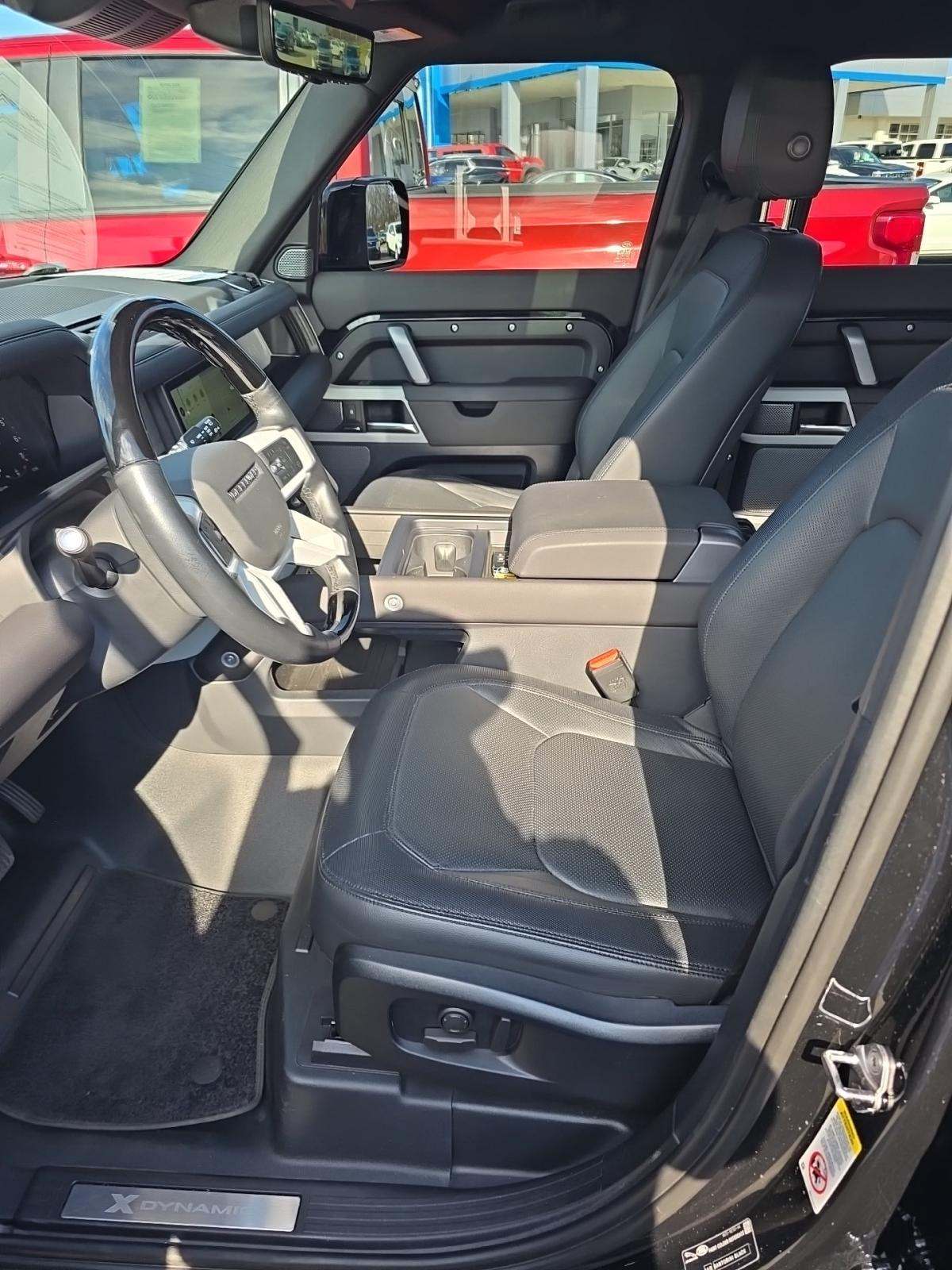 2024 Land Rover Defender 110 X-Dynamic SE AWD