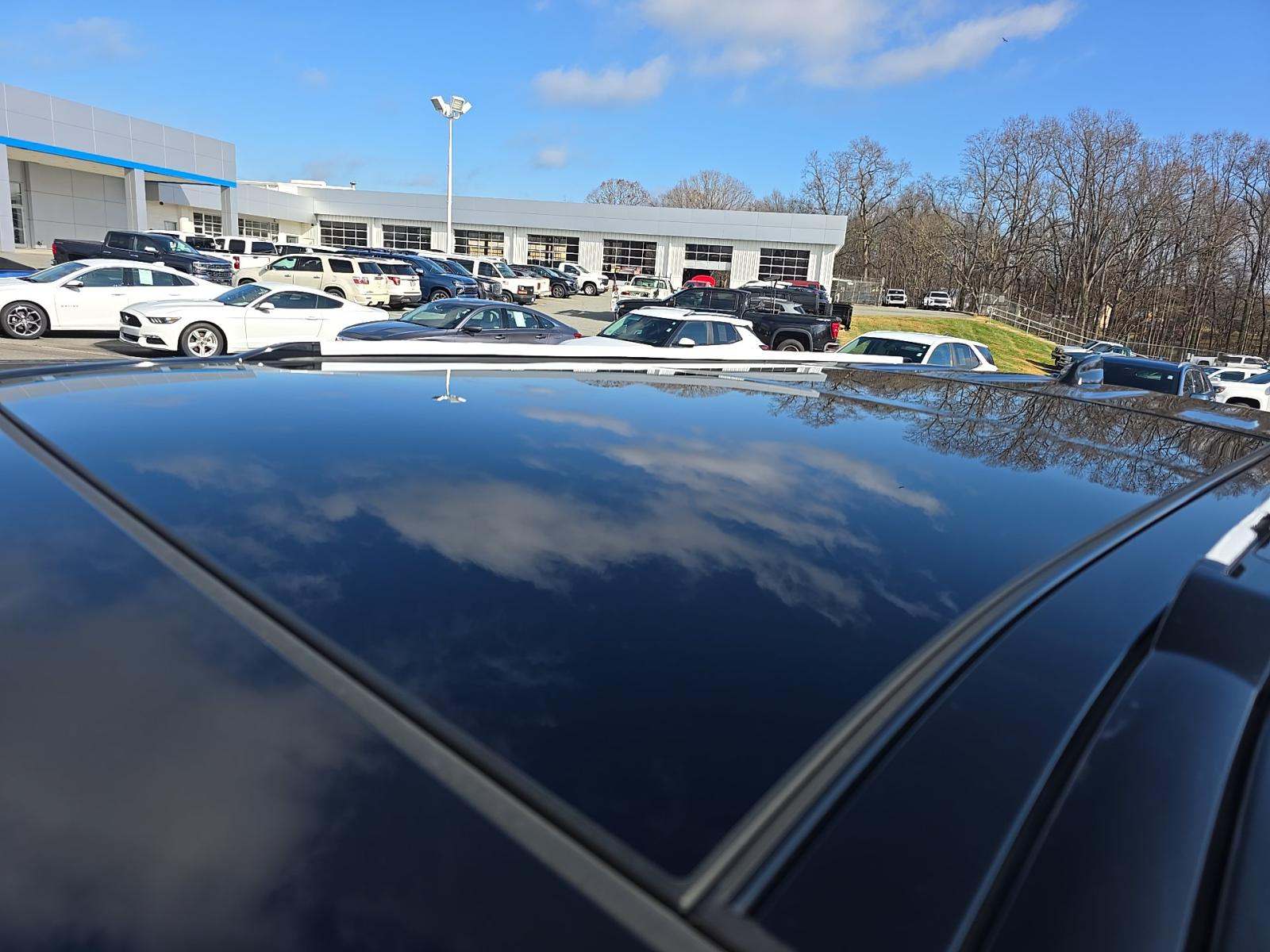 2024 Land Rover Defender 110 X-Dynamic SE AWD