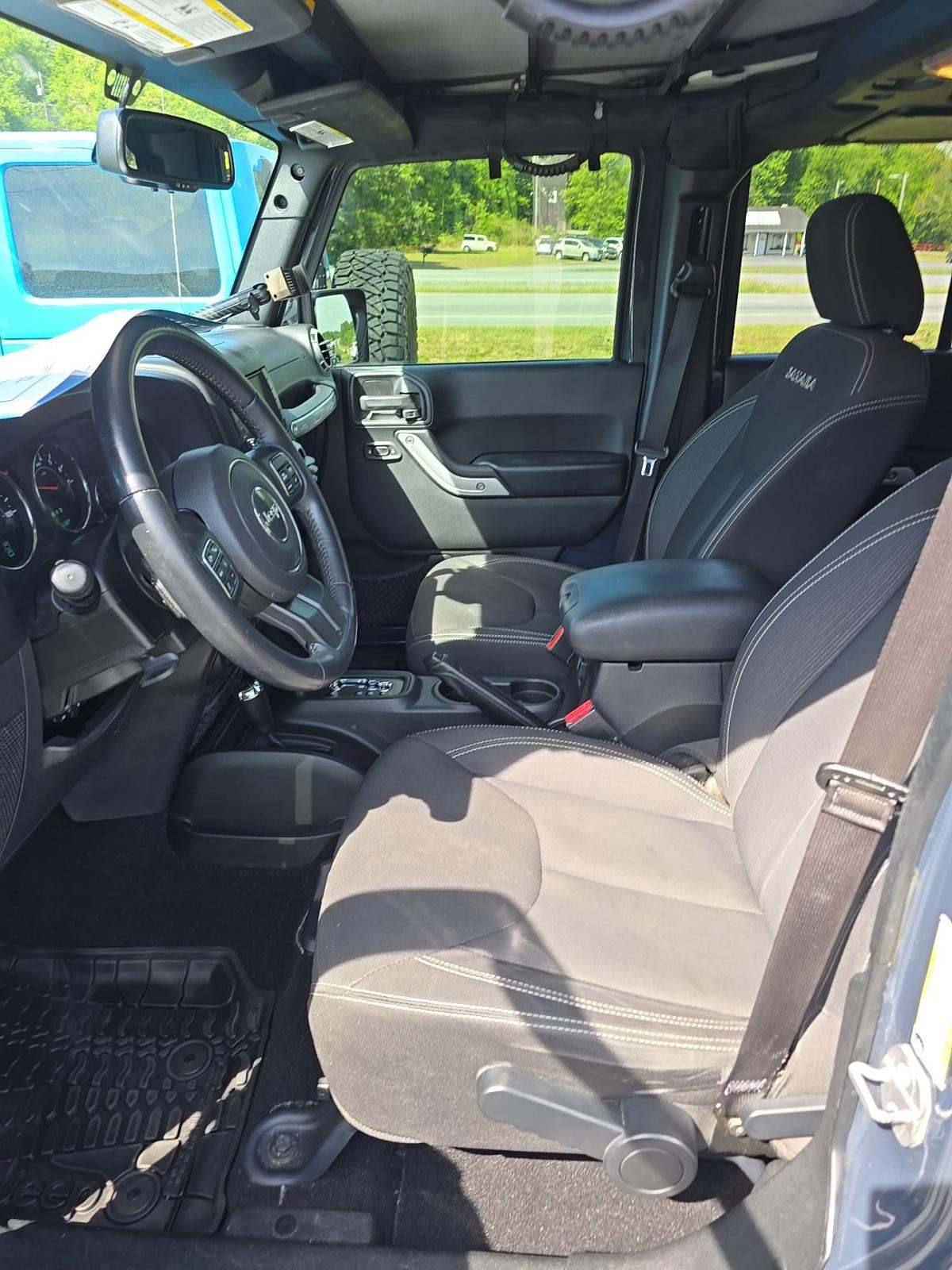 2017 Jeep Wrangler Unlimited Sahara AWD
