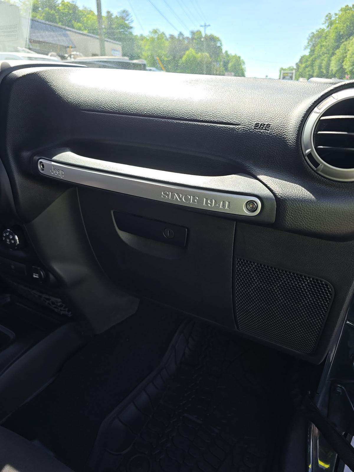2017 Jeep Wrangler Unlimited Sahara AWD