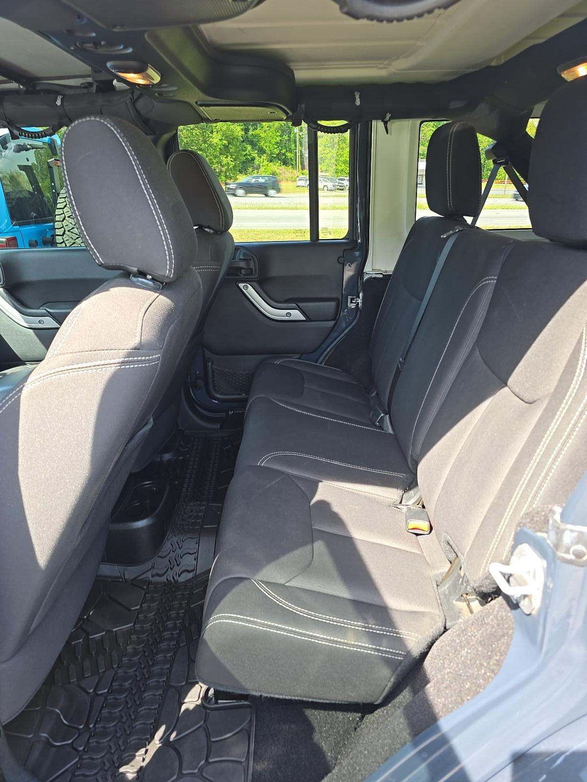 2017 Jeep Wrangler Unlimited Sahara AWD
