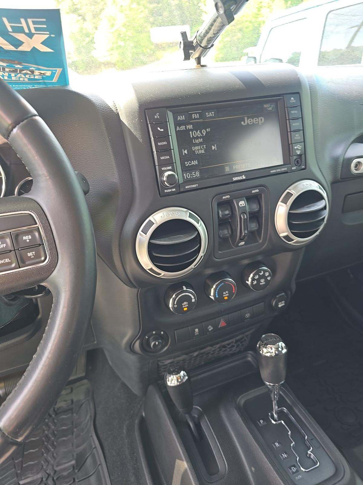 2017 Jeep Wrangler Unlimited Sahara AWD