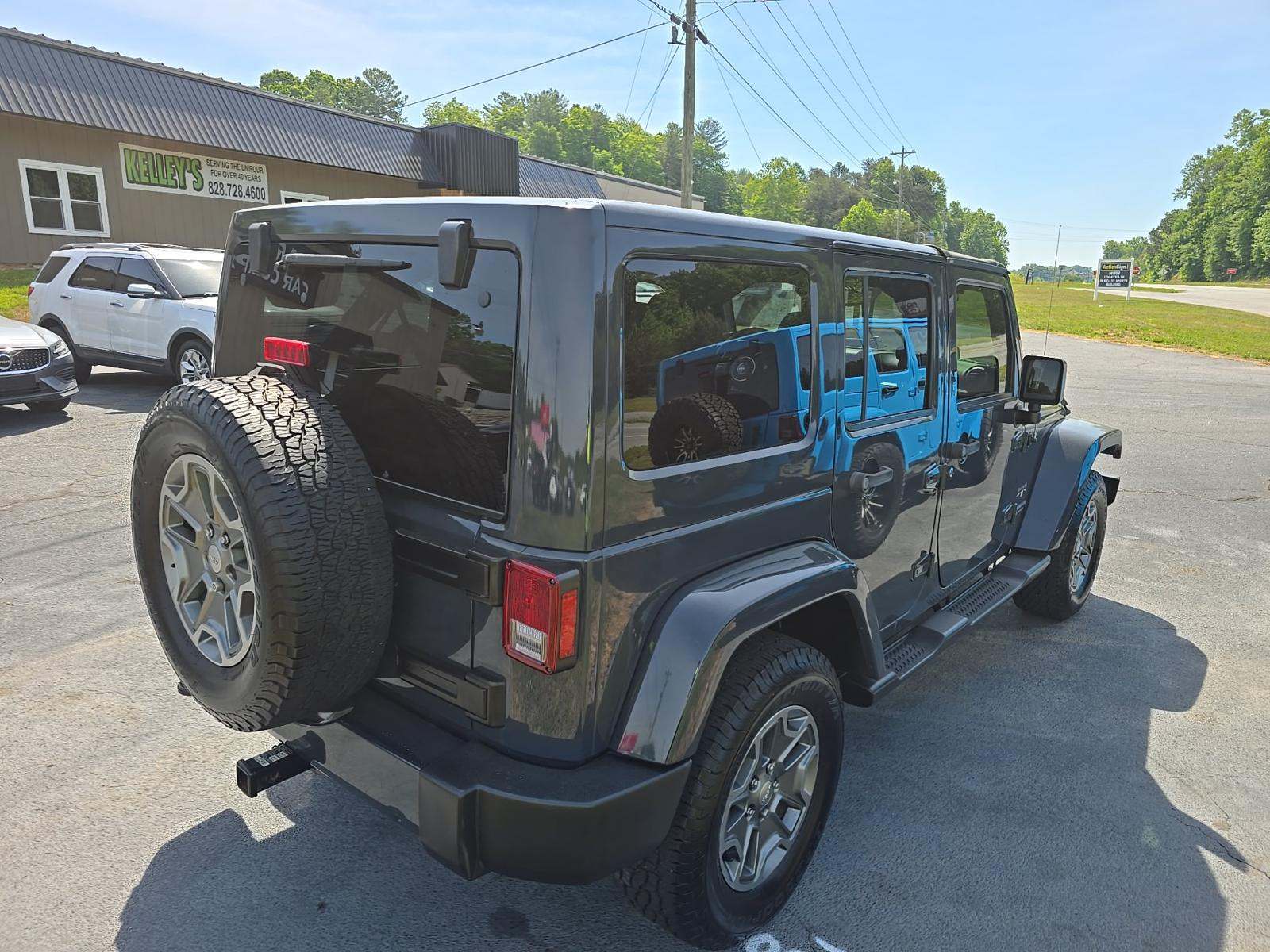 2017 Jeep Wrangler Unlimited Sahara AWD