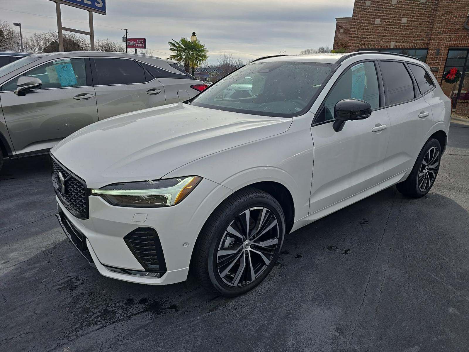 2024 Volvo XC60 B5 Plus AWD