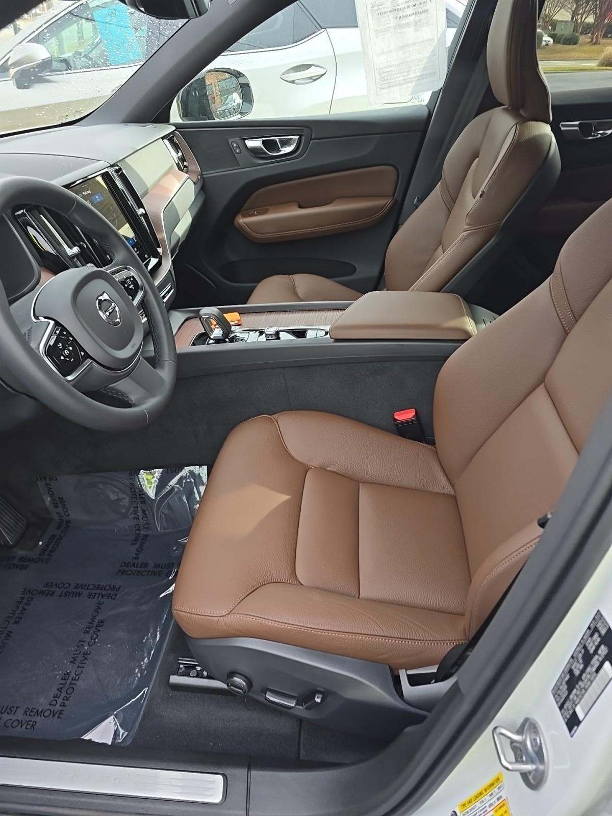 2024 Volvo XC60 B5 Plus AWD