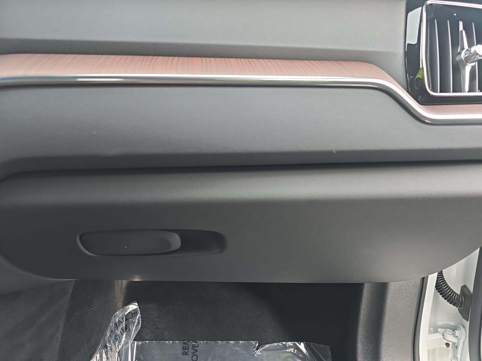 2024 Volvo XC60 B5 Plus AWD