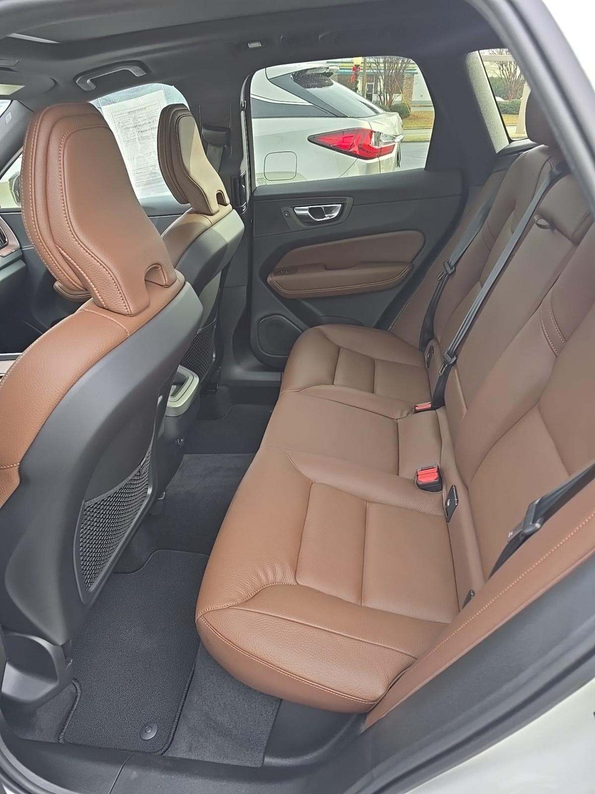 2024 Volvo XC60 B5 Plus AWD