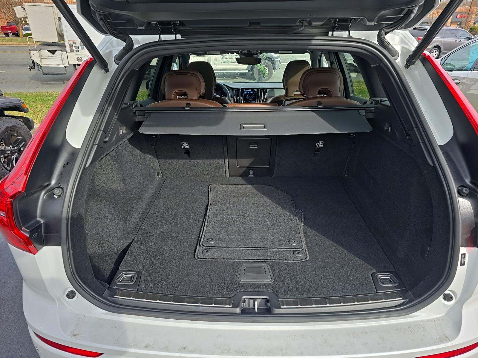 2024 Volvo XC60 B5 Plus AWD