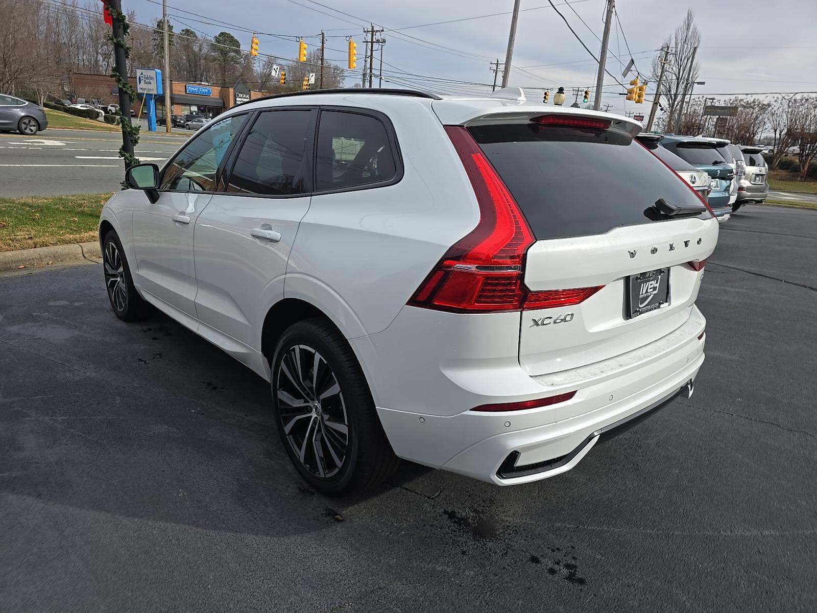 2024 Volvo XC60 B5 Plus AWD
