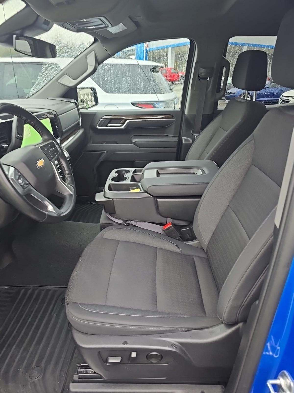 2025 Chevrolet Silverado 1500 LT AWD