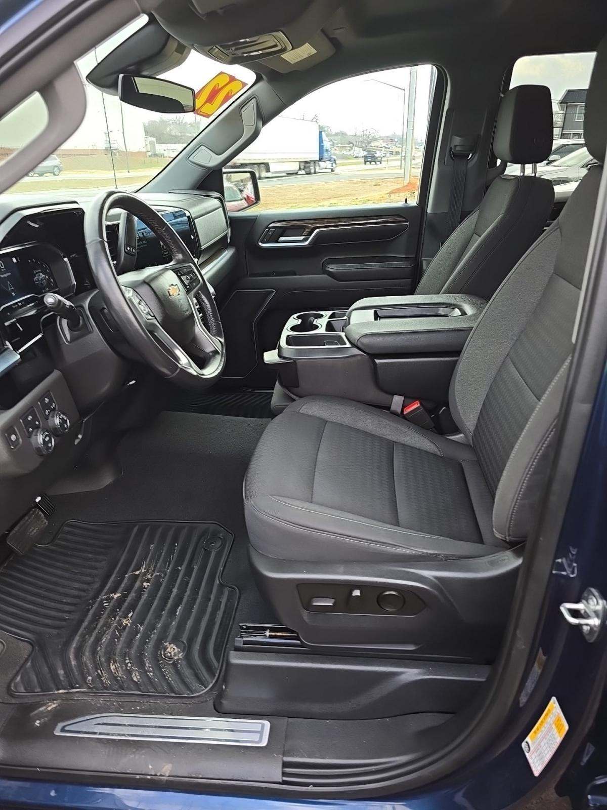 2022 Chevrolet Silverado 1500 LT AWD