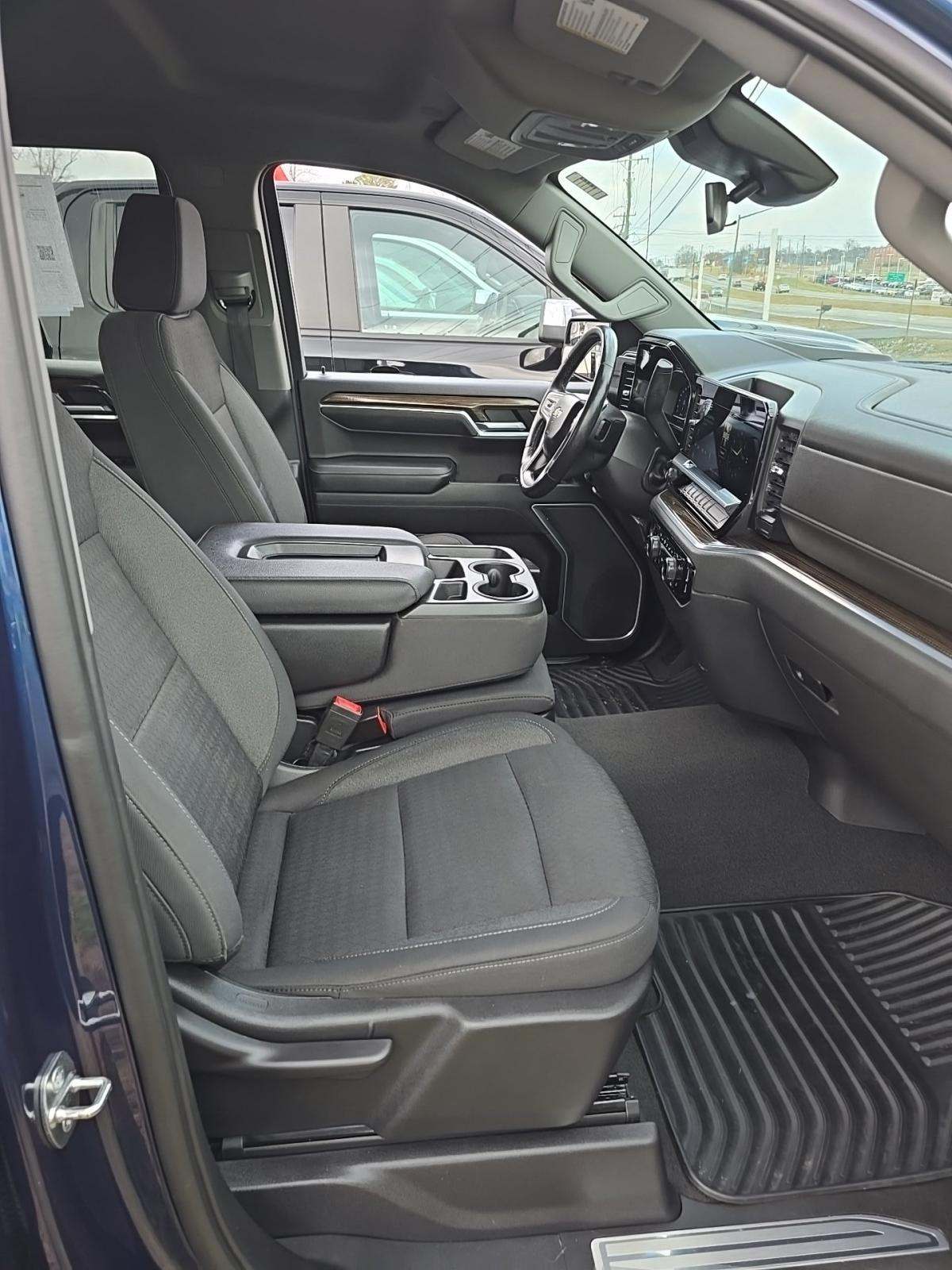 2022 Chevrolet Silverado 1500 LT AWD