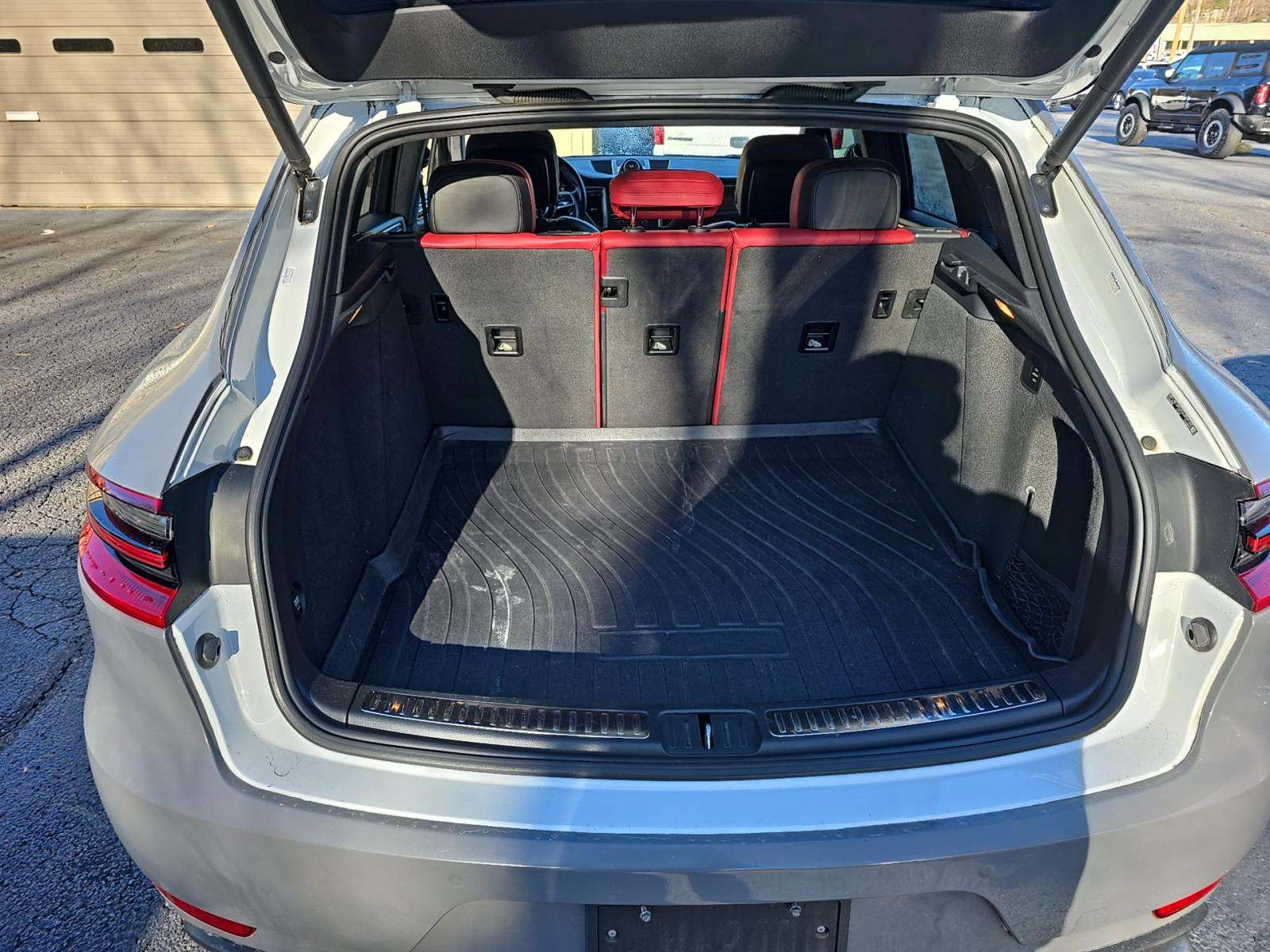 2016 Porsche Macan Turbo AWD