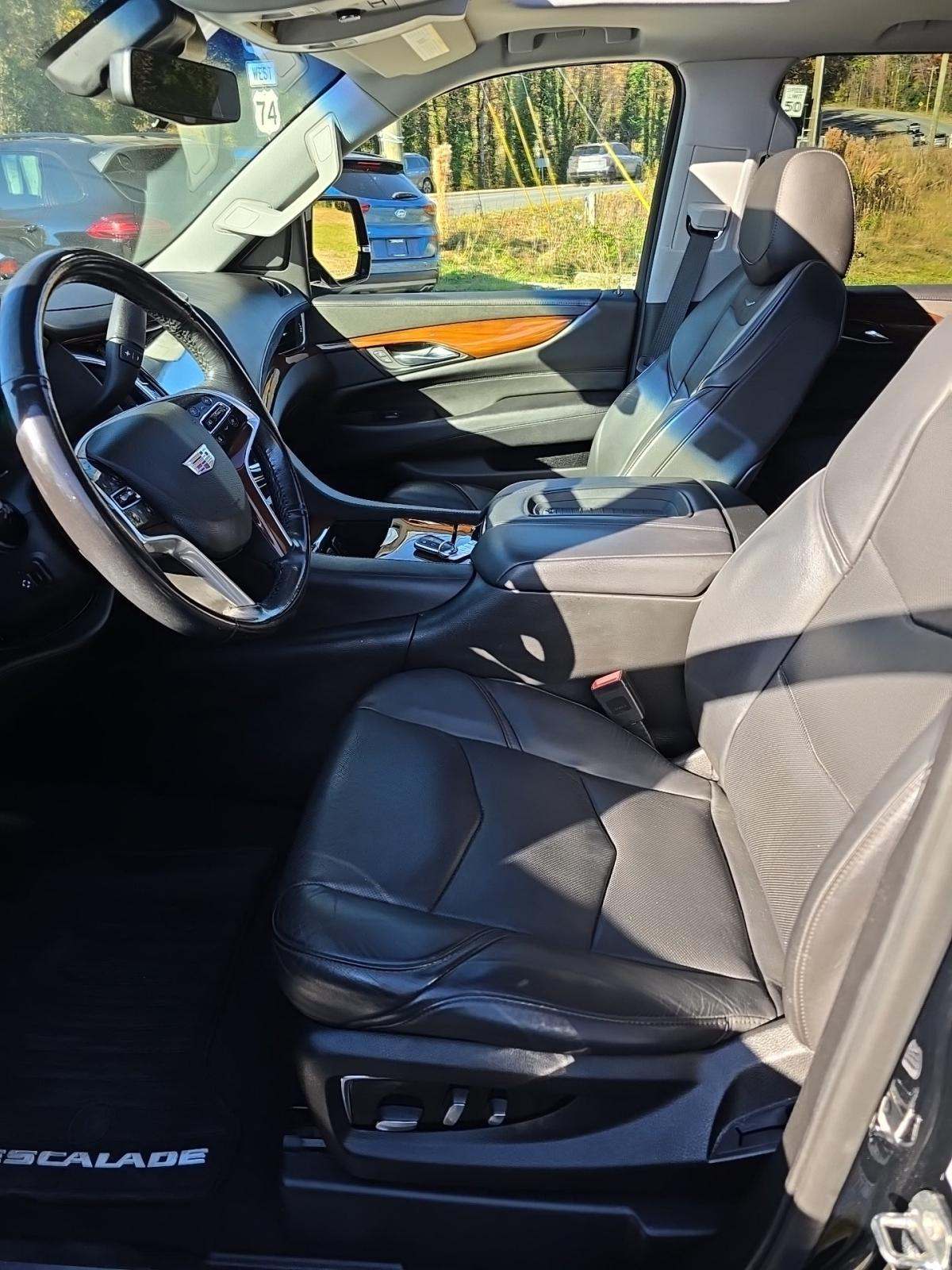 2019 Cadillac Escalade Premium Luxury RWD