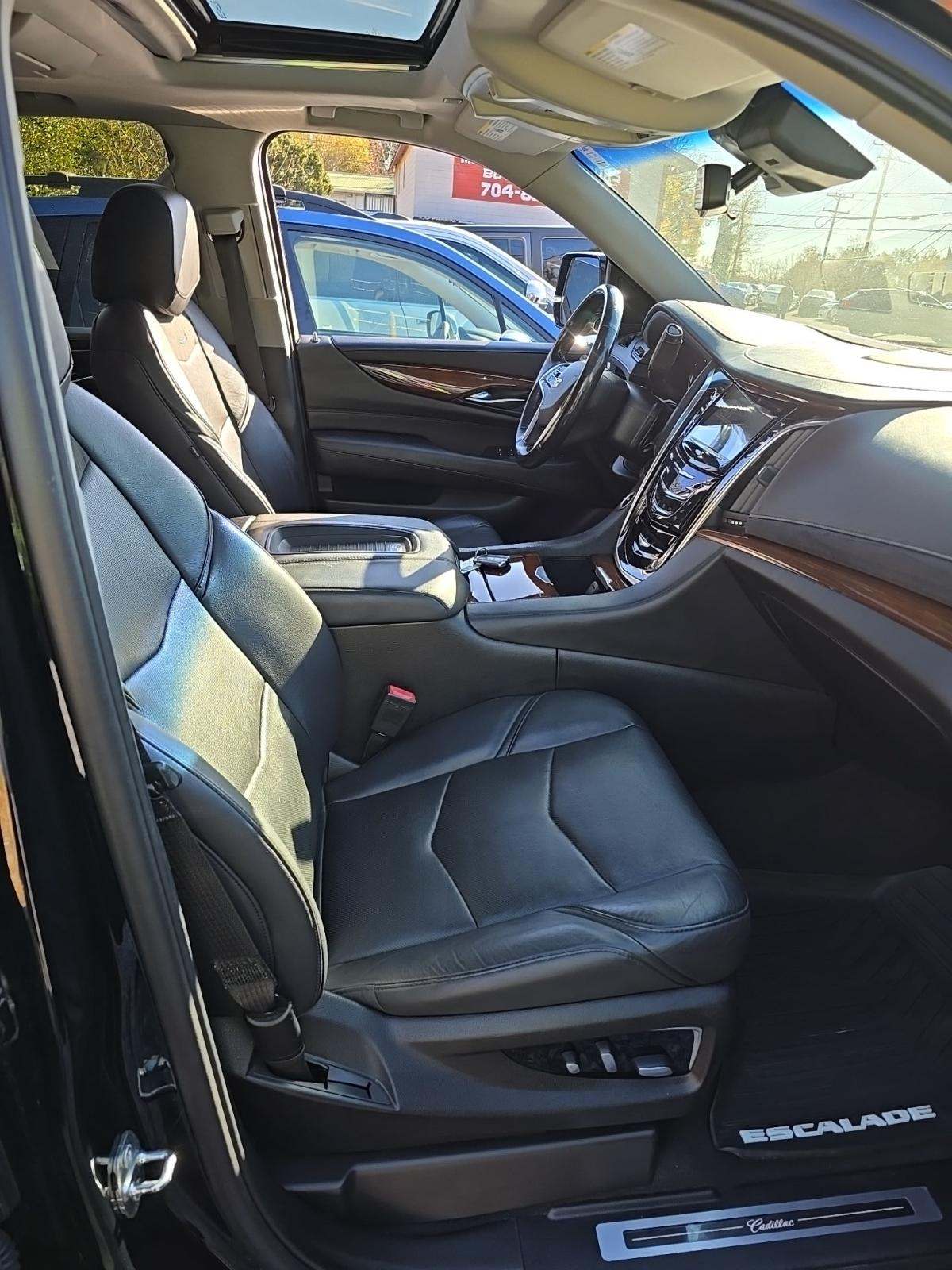 2019 Cadillac Escalade Premium Luxury RWD