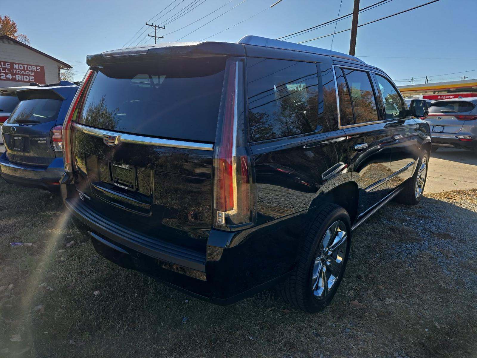 2019 Cadillac Escalade Premium Luxury RWD