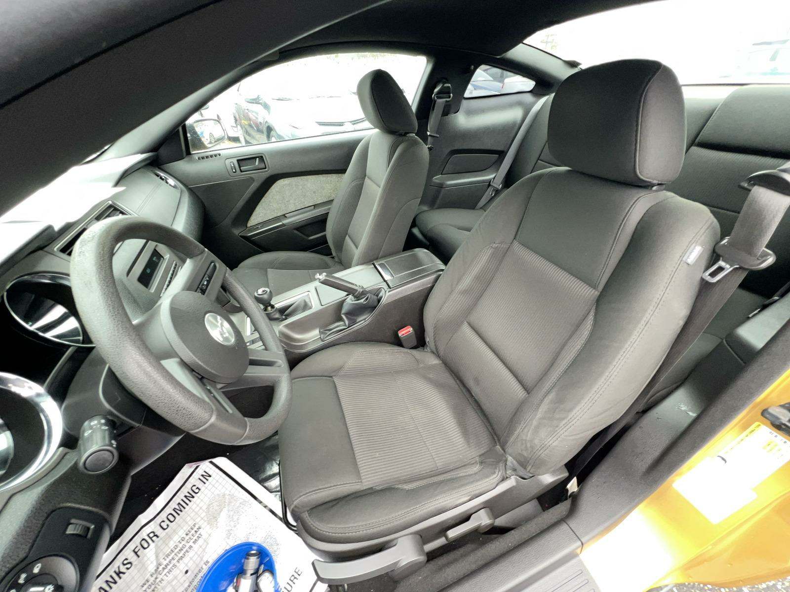 2010 Ford Mustang V6 RWD