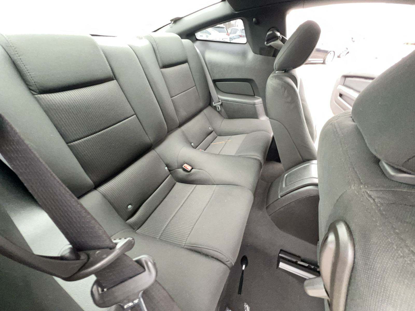 2010 Ford Mustang V6 RWD