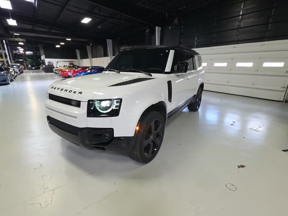 2025 Land Rover Defender 130 V8 AWD