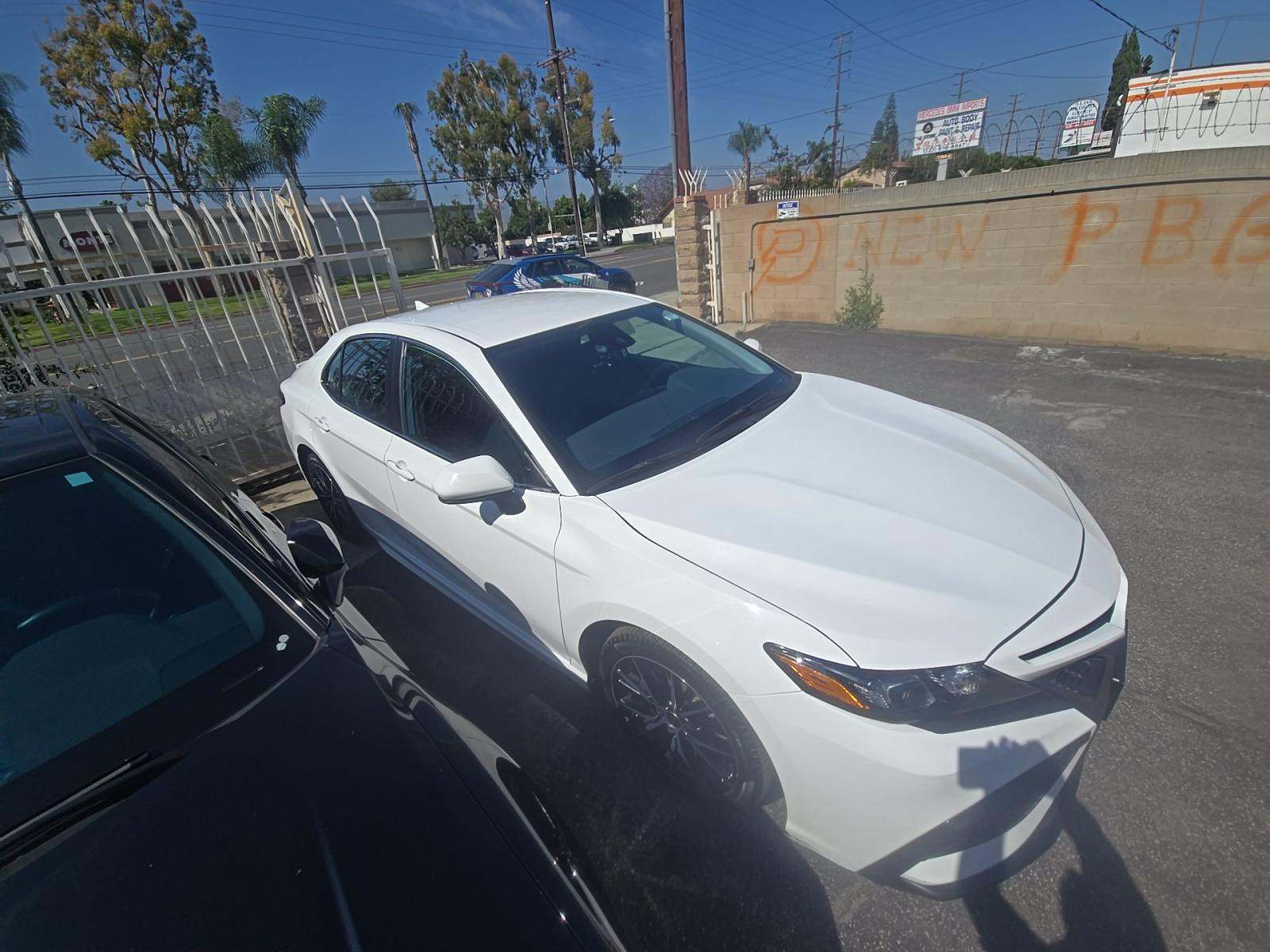 TOYOTA CAMRY - 4