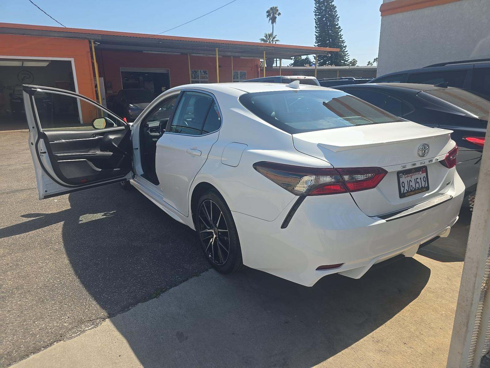 TOYOTA CAMRY - 2