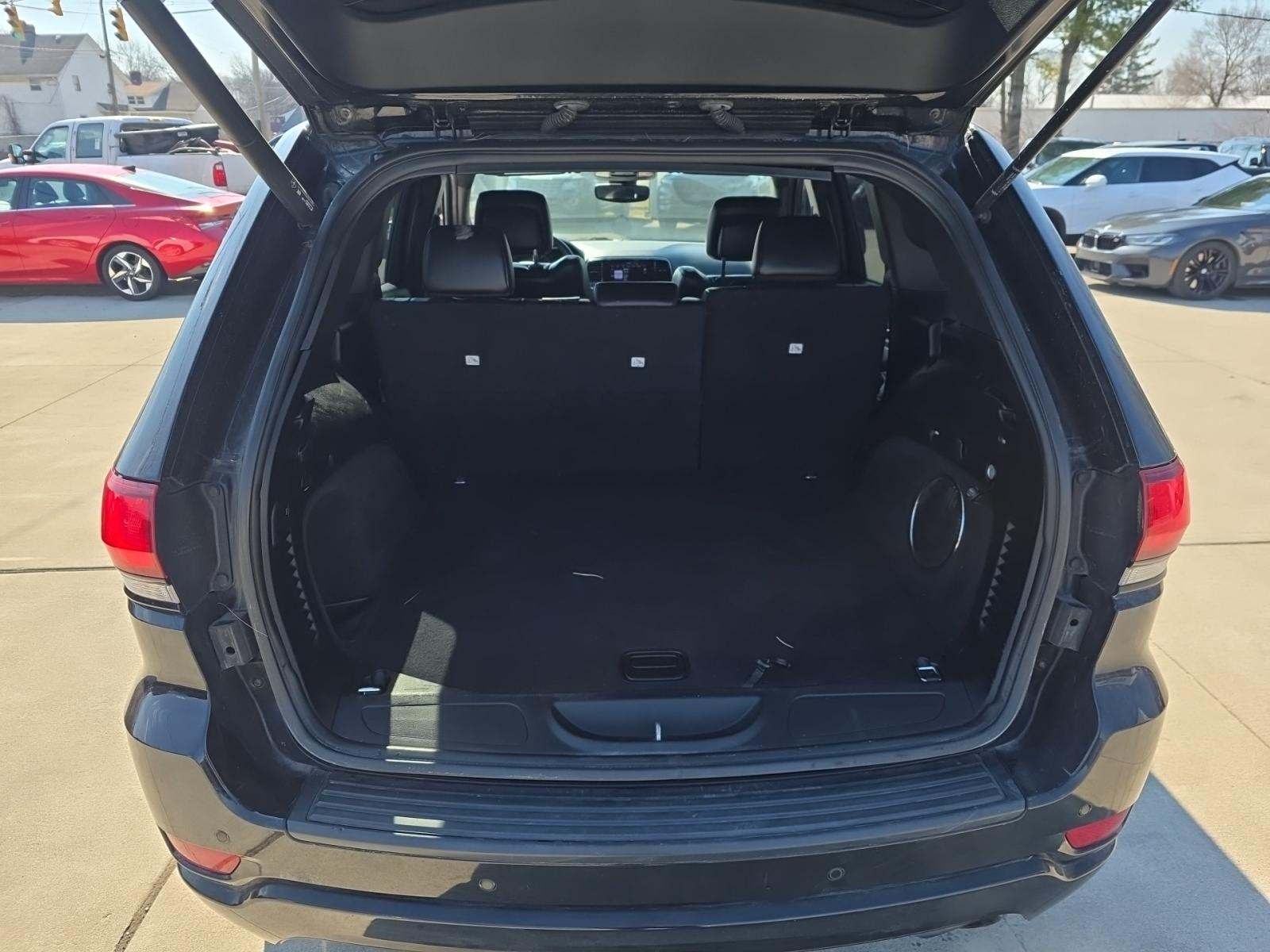 2019 Jeep Grand Cherokee Laredo Altitude Edition AWD