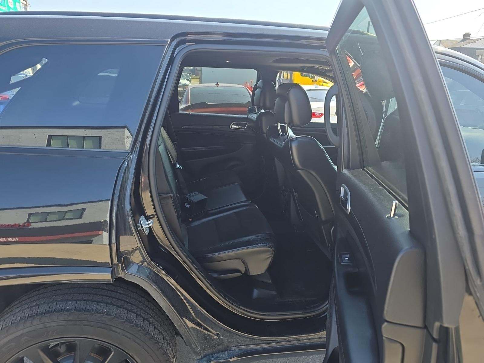 2019 Jeep Grand Cherokee Laredo Altitude Edition AWD
