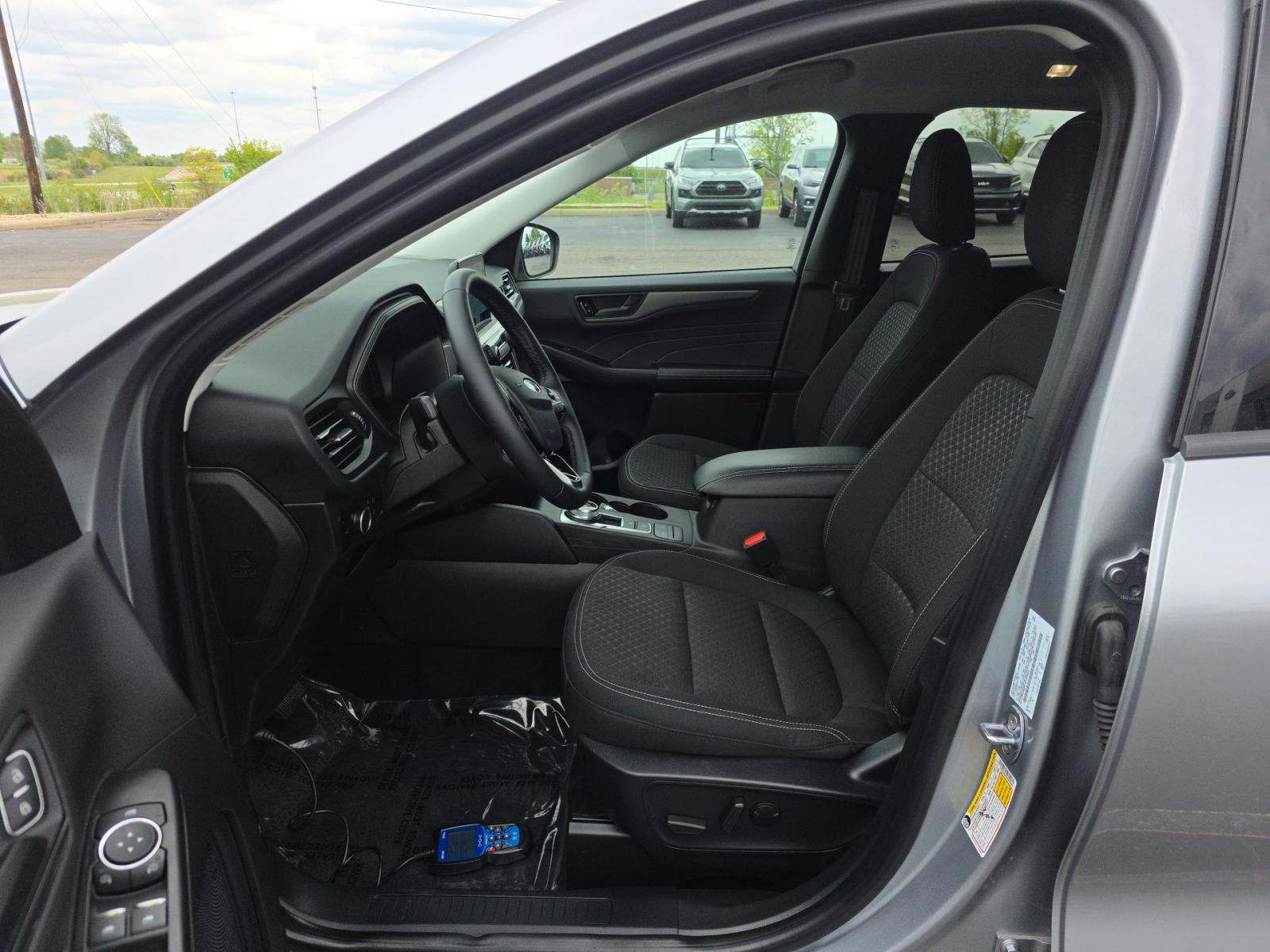 FORD ESCAPE - 2
