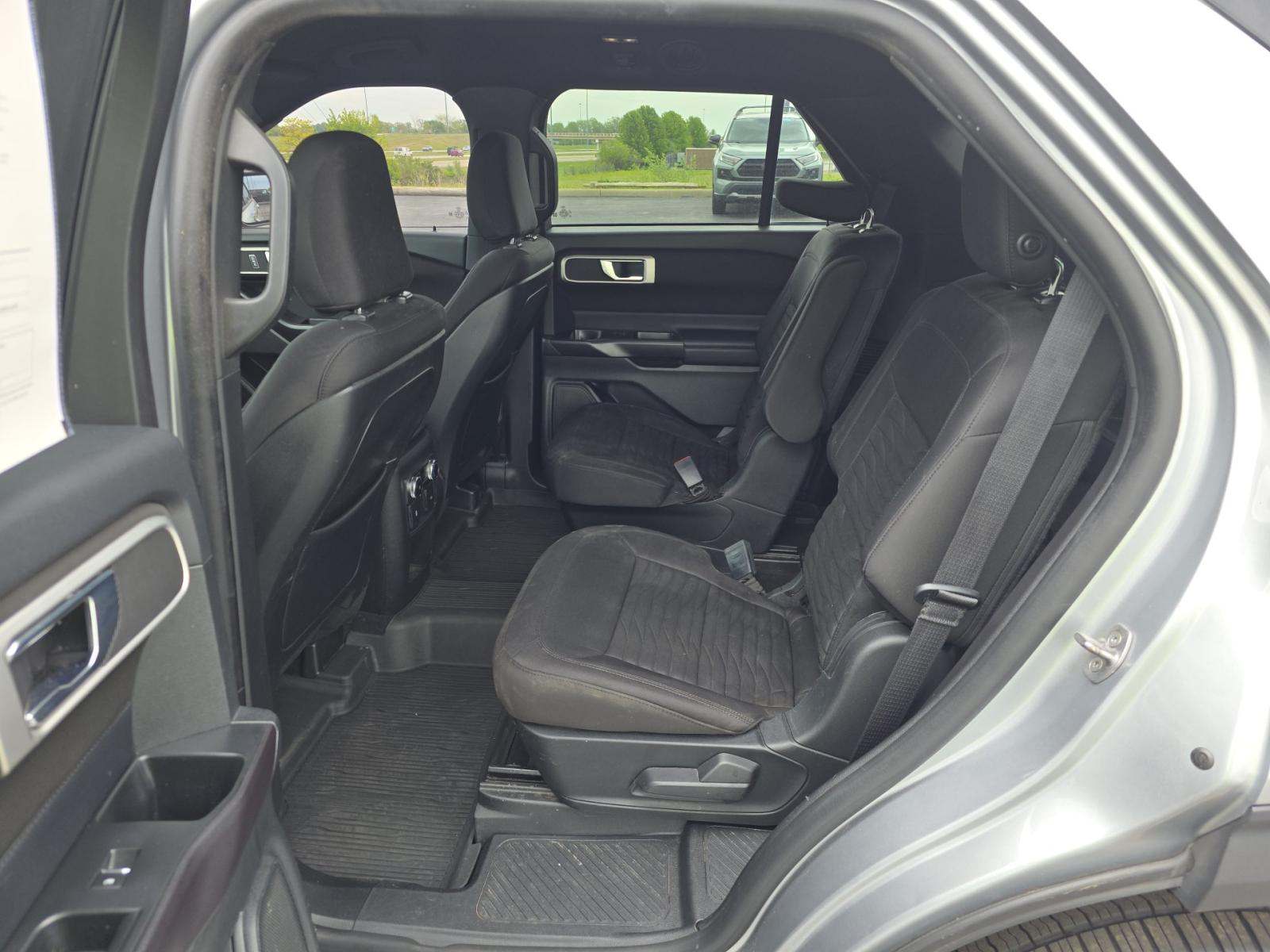 FORD EXPLORER - 9