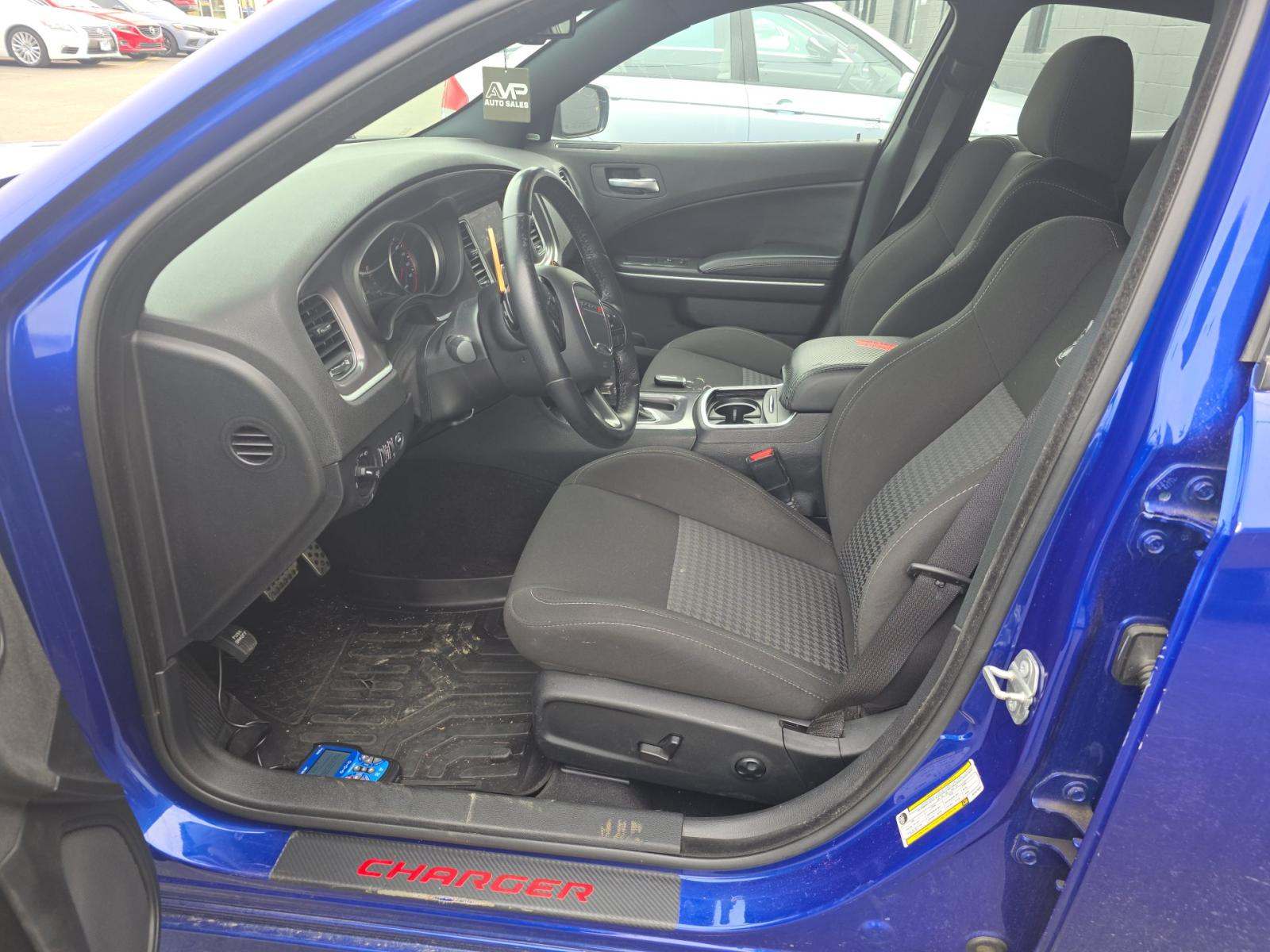 DODGE CHALLENGER - 6