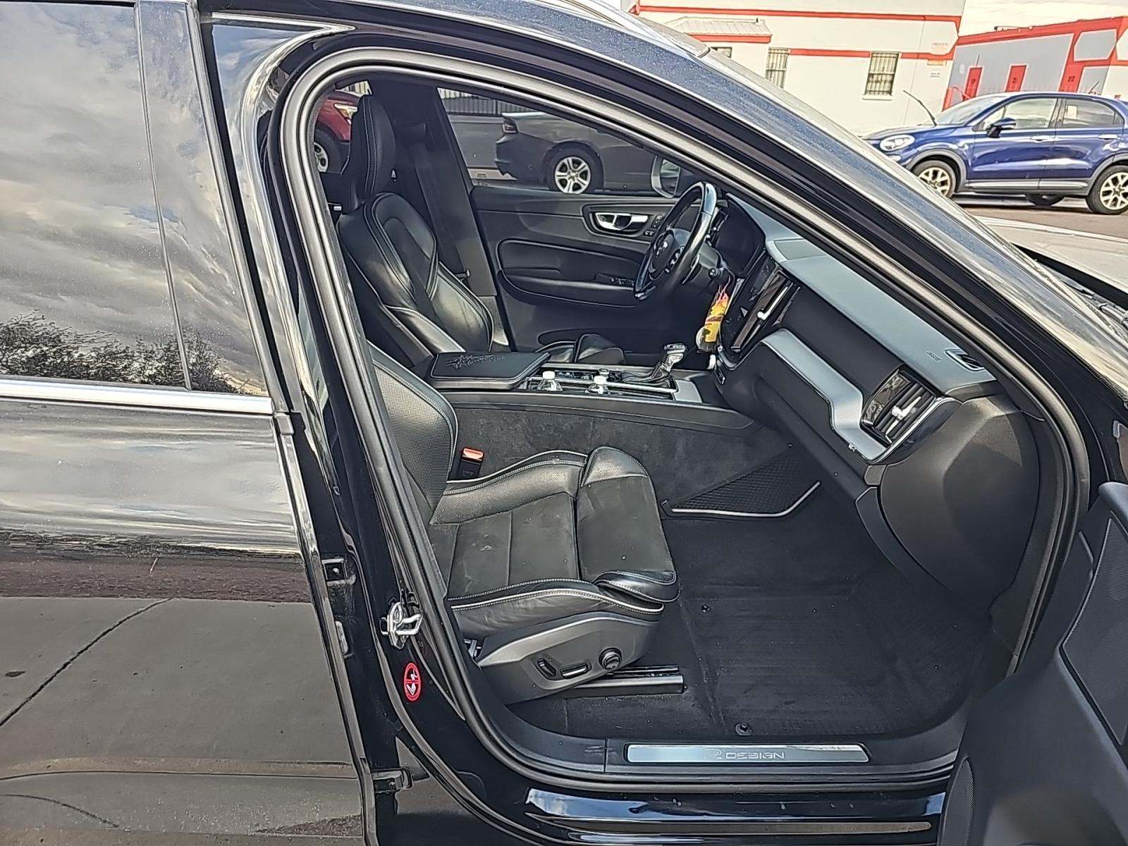 2018 Volvo XC60 T6 R-Design AWD