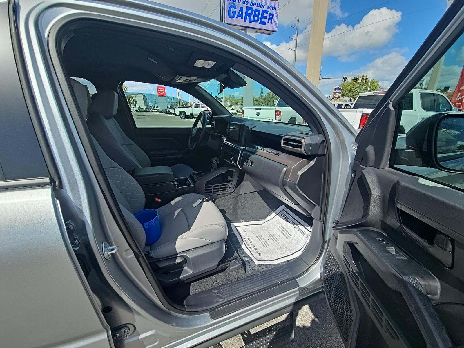 2025 Toyota Tacoma SR5 AWD