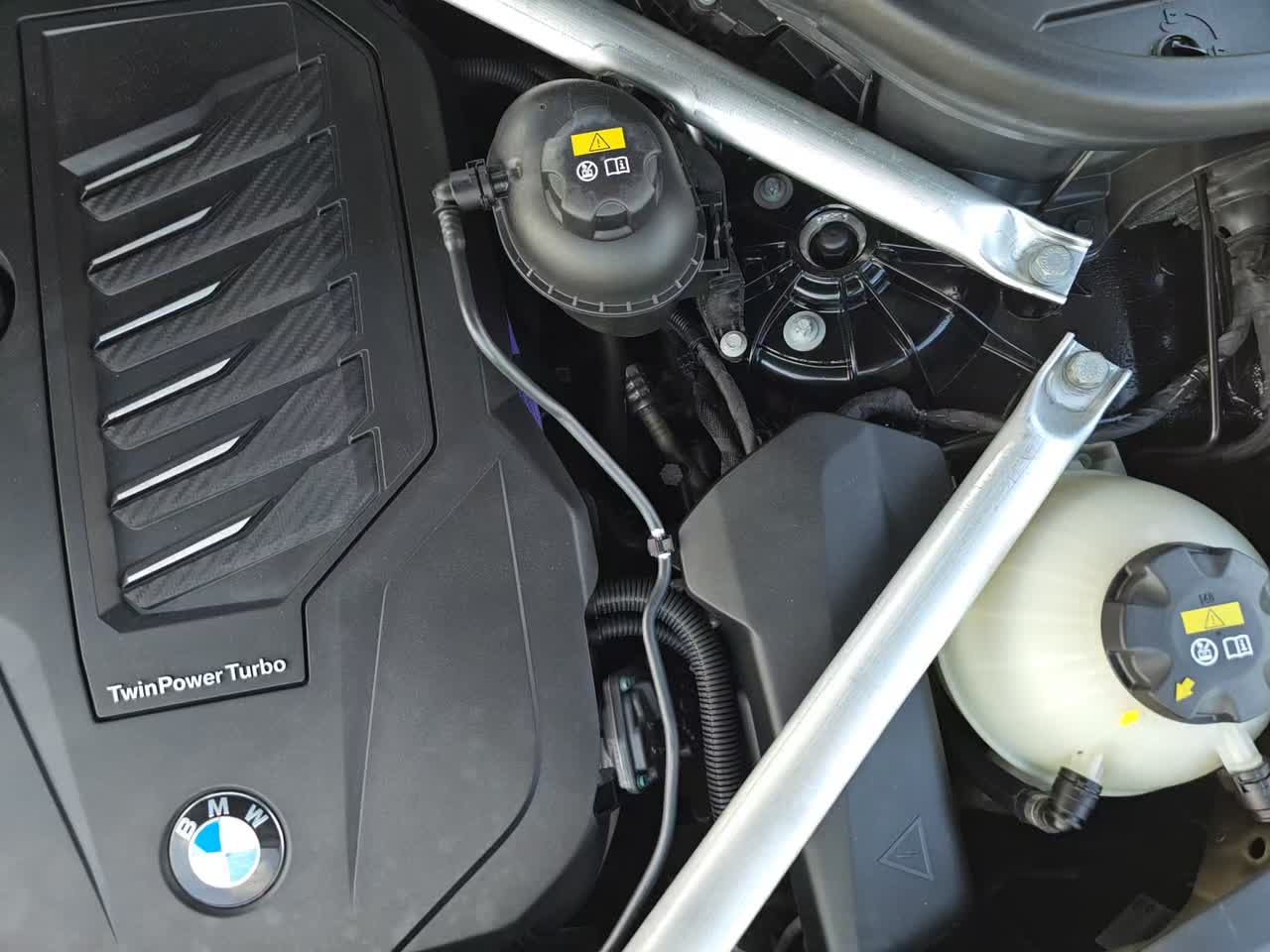 2022 BMW X6 xDrive40i AWD