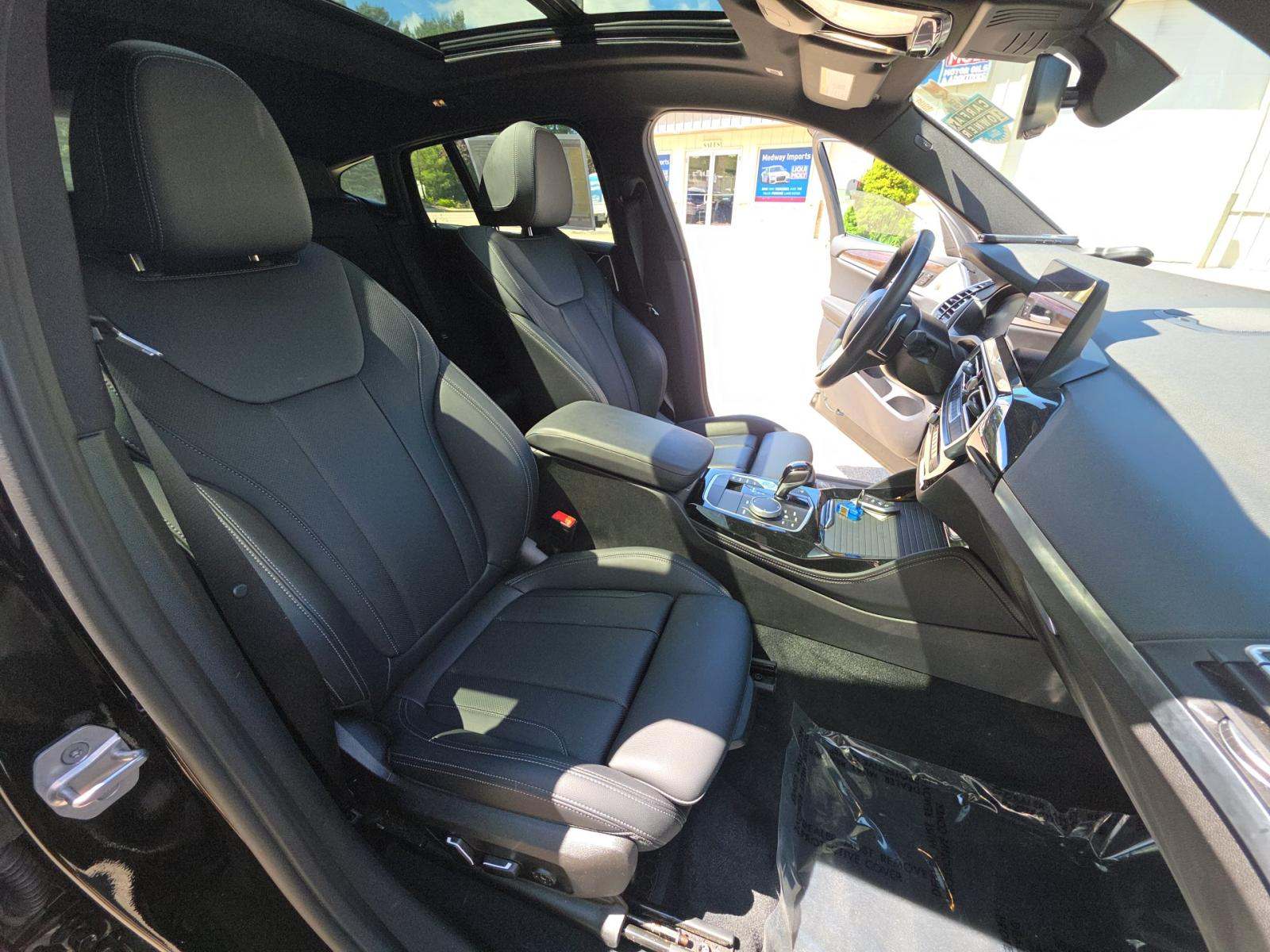 2025 BMW X4 xDrive30i AWD
