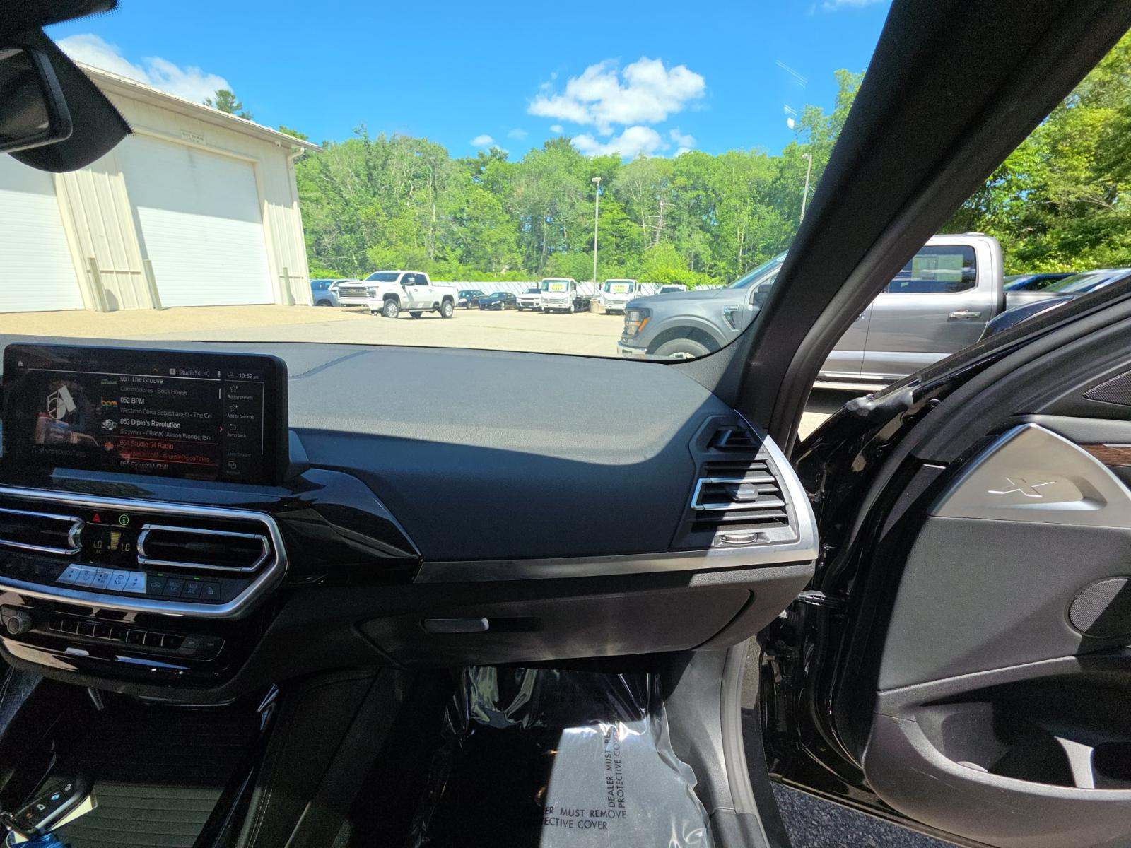 2025 BMW X4 xDrive30i AWD