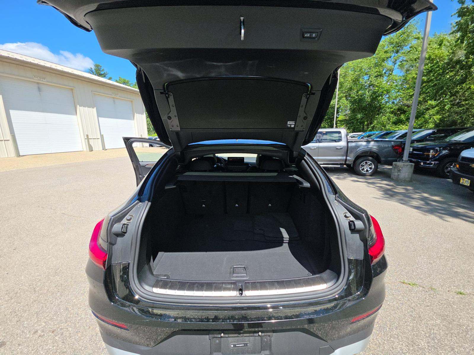 2025 BMW X4 xDrive30i AWD