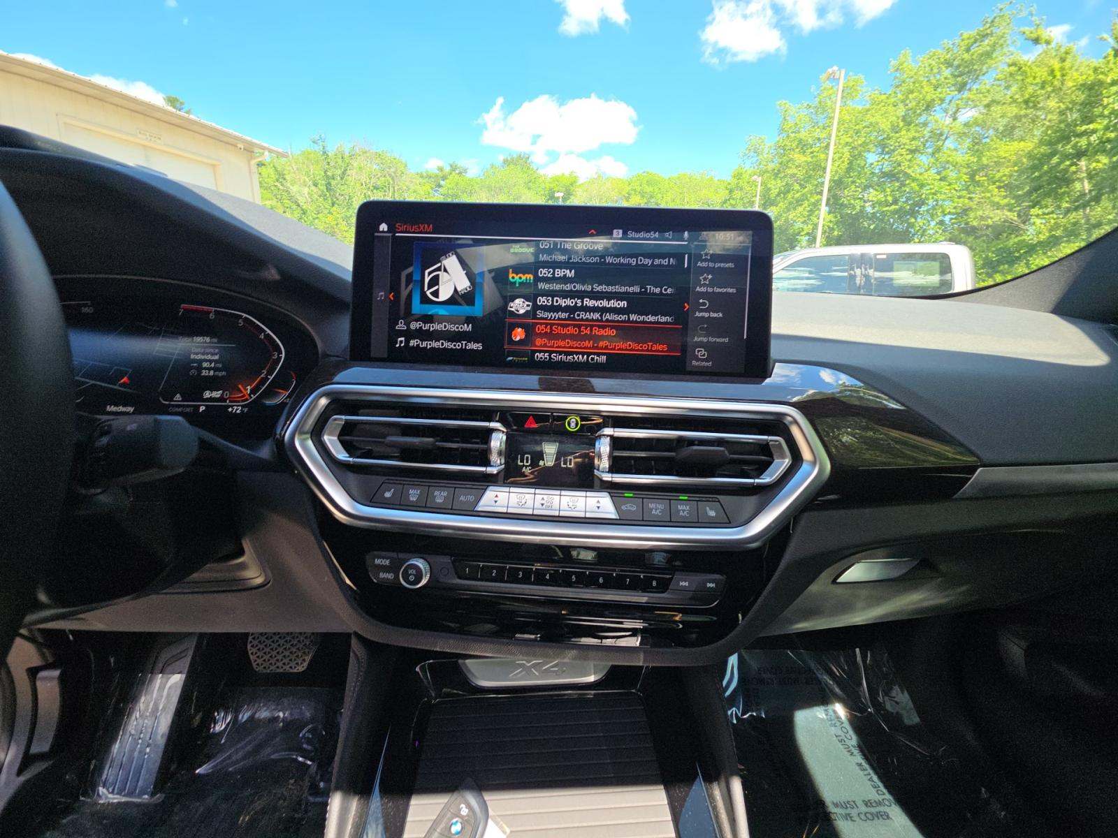 2025 BMW X4 xDrive30i AWD