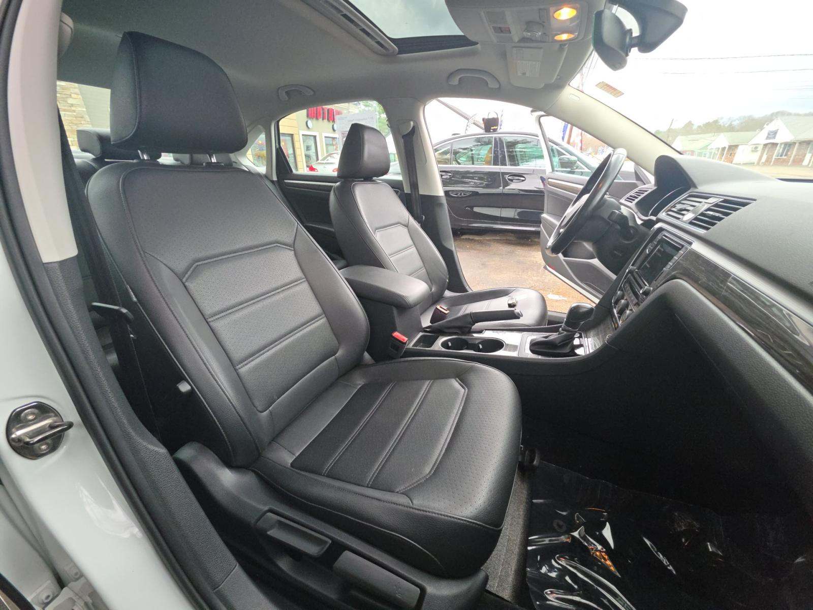 2017 Volkswagen Passat 1.8T SE FWD