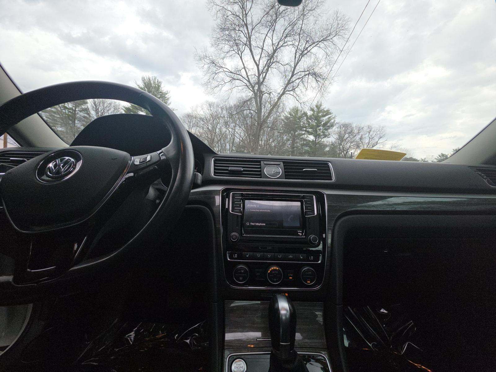 2017 Volkswagen Passat 1.8T SE FWD